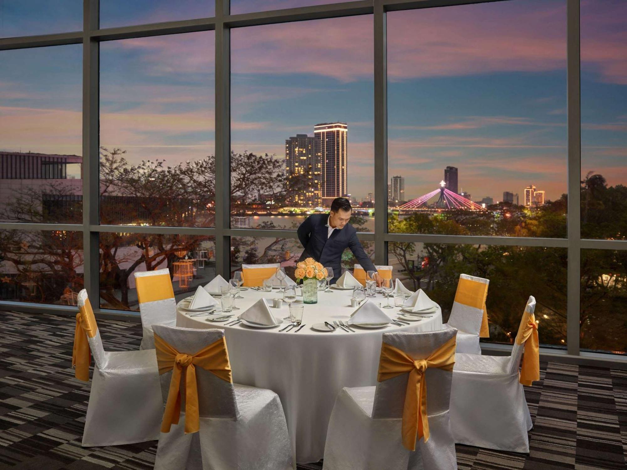 Novotel Danang Premier Han River Экстерьер фото